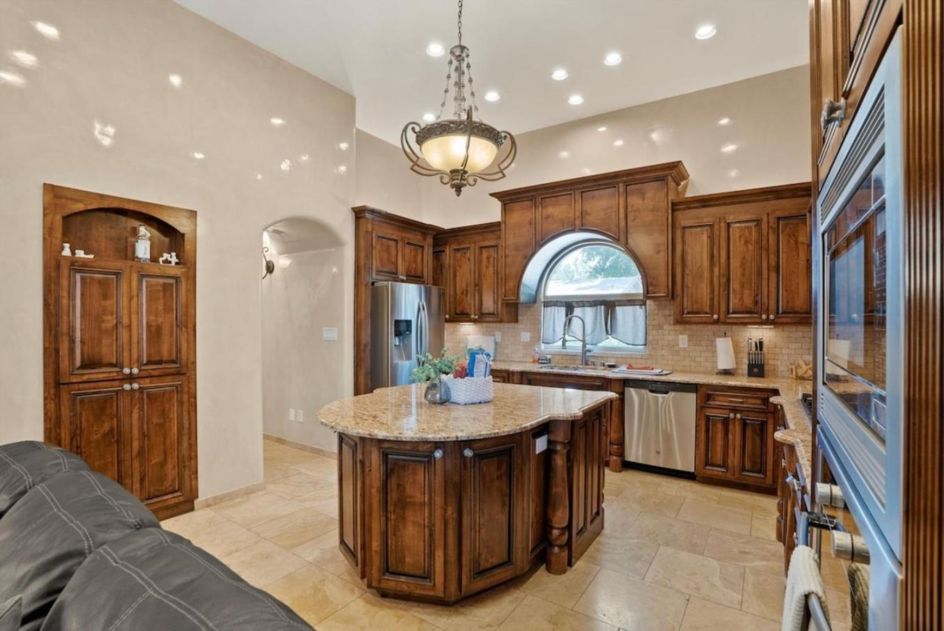 Luxury Tuscan Villa Near Old Town Albuquerque Exterior photo