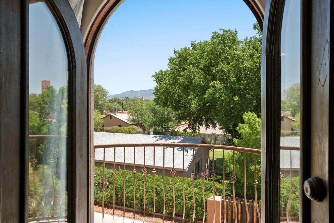 Luxury Tuscan Villa Near Old Town Albuquerque Exterior photo